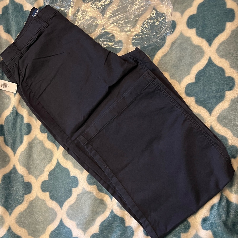 NWT Old Navy size 12 Women’s Wide Leg Pants (90cotton, 10spandex)